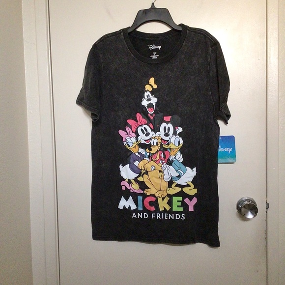 NWT Disney Mickey and Friends Graphic Tee - Picture 1 of 3